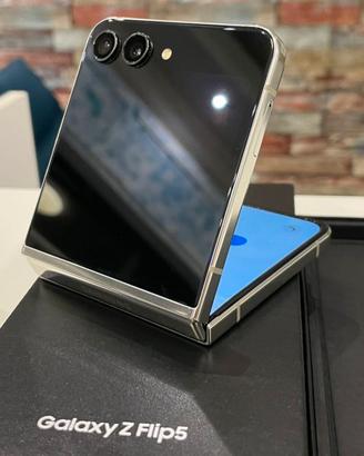 SAMSUNG GALAXY Z FLIP 5 PARI AL NUOVO
