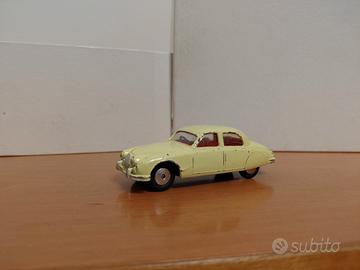 Corgi Toys Jaguar 2.4 no Mebetoys Politoys Dinky 