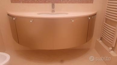 Mobile da bagno completo di top e lavabo