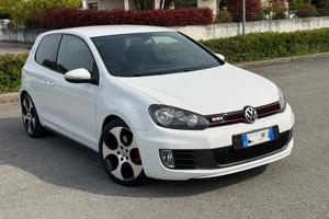 Volkswagen Golf GTI 2.0 TSI 3p.
