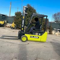 S106 - Muletto elettrico Clark 20 q