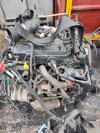 MOTORE OPEL VIIVARO  2300 cc D  BTURBO 