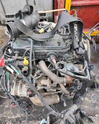 MOTORE OPEL VIIVARO  2300 cc D  BTURBO 