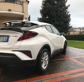 Toyota CHR ancora in garanzia