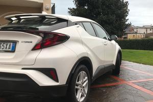 Toyota CHR ancora in garanzia