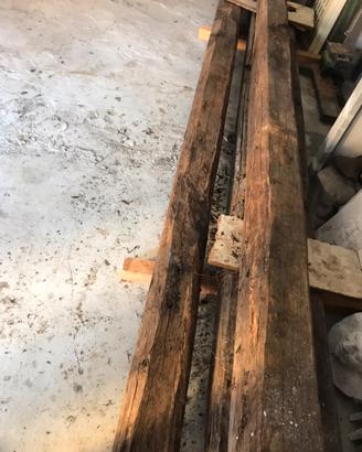 Travi antiche in legno di castagno