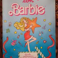 Libro È Natale gioca con Barbie