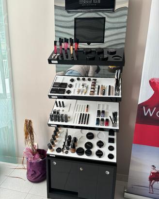 Espositore per trucchi e postazione make-up