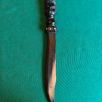 Tagliacarte in legno d'ebano e osso della Tanzania