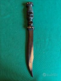 Tagliacarte in legno d'ebano e osso della Tanzania