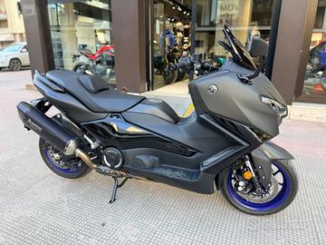 Yamaha TMAX 560 2025 km 2.400 Akra