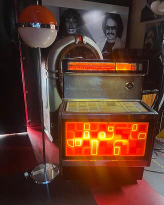 MODERNARIATO juke box