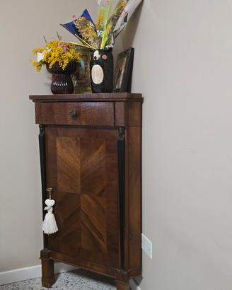 mobile angolo in legno antico