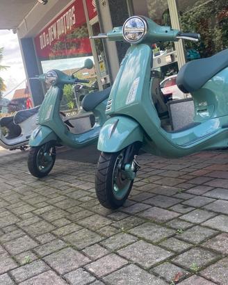 Piaggio Vespa 125 Primavera 80th