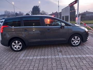 Peugeot 5008 Diesel Anno 2011 