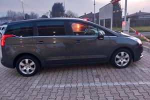 Peugeot 5008 Diesel Anno 2011 