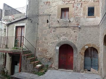Casa storica da ristrutturare