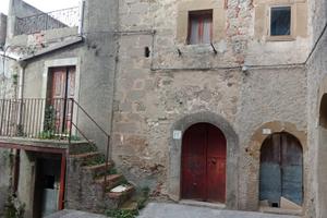 Casa storica da ristrutturare
