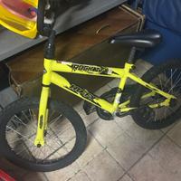 Bici con freni sui pedali