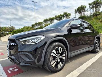 MERCEDES-BENZ GLA 220 d Automatic 4Matic Sport P