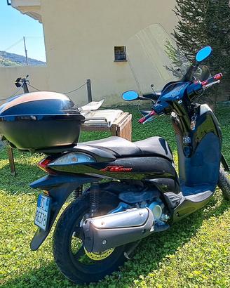Honda SH 300 Sport- Tagliandato + 2 parabrezza