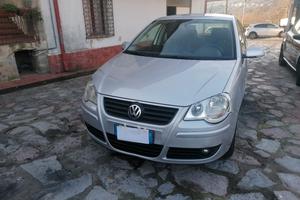       VOLKSWAGEN      POLO.              