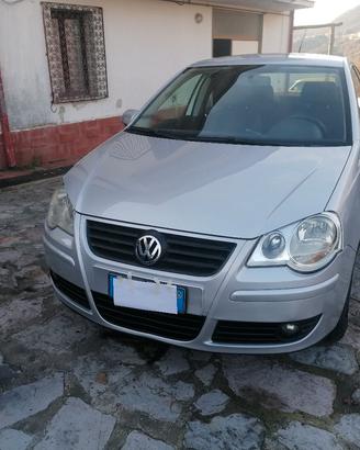      VOLKSWAGEN      POLO.              