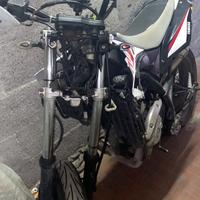 MOTO YAMAHA 125 wr motard incidentata