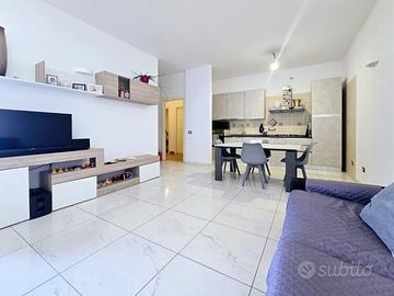 Ampio trilocale con doppi servizi su Corso Italia,