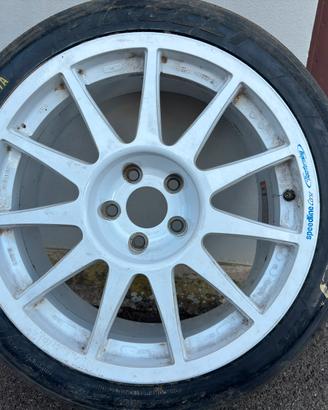 Cerchio Speedline corse danneggiato