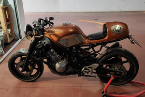 Cbr 600 caffè racer con cross