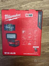 Milwaukee lampada a led m18 nuova