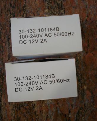 Alimentatore 12v 2a nuovo mai usato switching powe