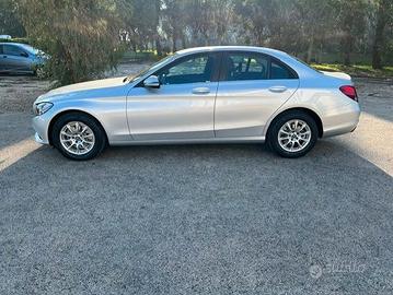 KM 18700 Mercedes Benz 180 d