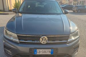 VOLKSWAGEN Tiguan 2.0 TDI SCR DSG Executive Blue