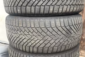 Gomme Pirelli M+S 275 40 R22