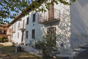 CASA SEMINDIPENDENTE A COSTIGLIOLE D'ASTI