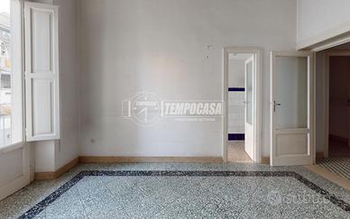 TRIVANI LIBERO - VIA CASTROMEDIANO!