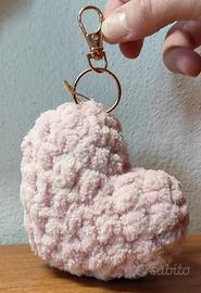 Portachiavi cuore amigurumi rosa peluche morbido