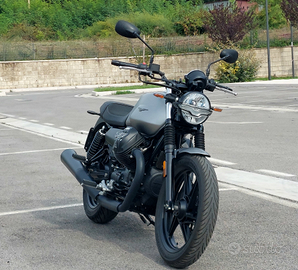 Moto Guzzi V7 Stone