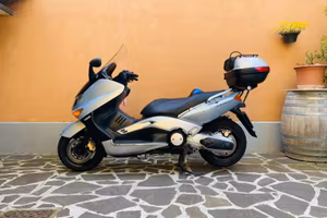 Tmax 500 2002