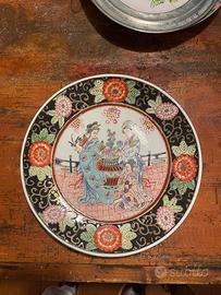 piatto decorativo in porcellana giapponese