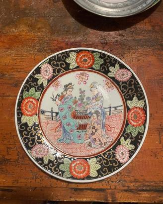 piatto decorativo in porcellana giapponese