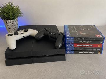Sony PlayStation 4 500GB + 2 joystick + 5 giochi