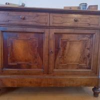 Credenza in legno di noce