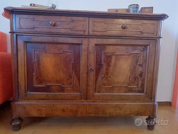 Credenza in legno di noce