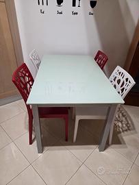 Tavolo Allungabile in Vetro Temperato e 4 sedie