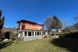 VILLA SINGOLA A BERZO INFERIORE