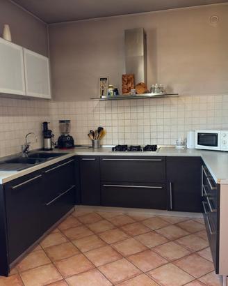 Cucina completa di elettrodomestici mt 6,20 totali