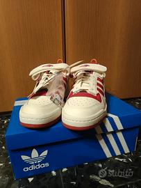 Adidas Forum Home Alone tema Natale